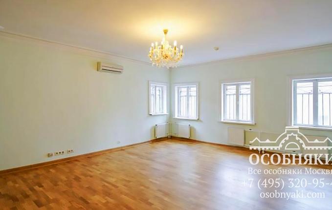 в Трубниковском переулке, 15, площадь 1008 м