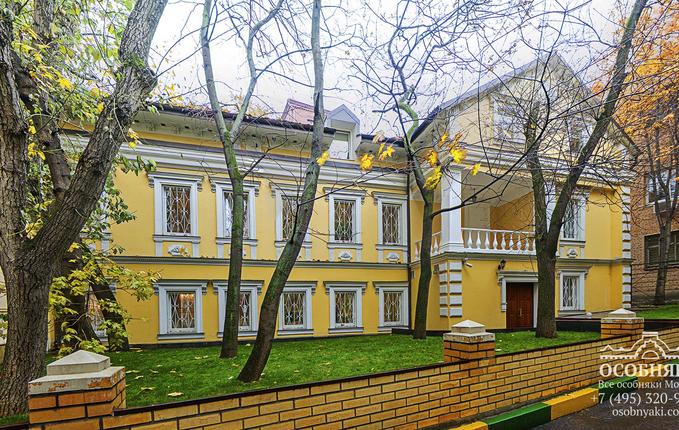 в Шубинском переулке, 6, площадь 620 м