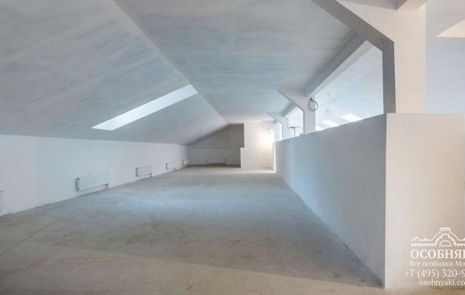 в Малом Каретном переулке, 16, площадь 795 м