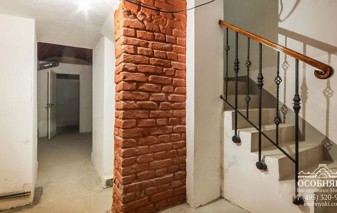 в Малом Каретном переулке, 16, площадь 795 м