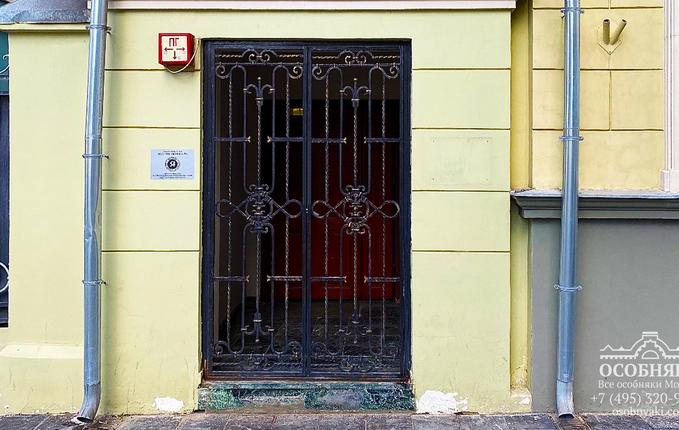 на Большой Молчановке, 30, площадь 1300 м