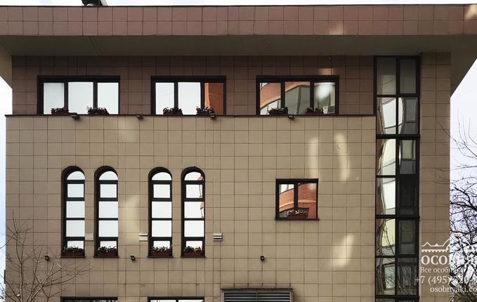 на улице Гарибальди, 3, площадь 476 м