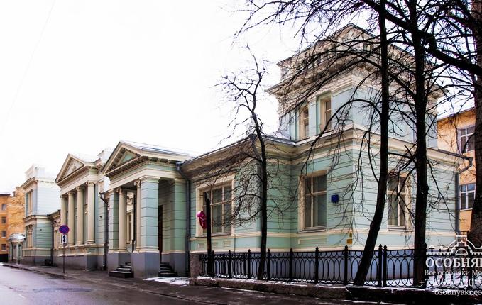 на Александра Лукьянова, 7, площадь 1287 м