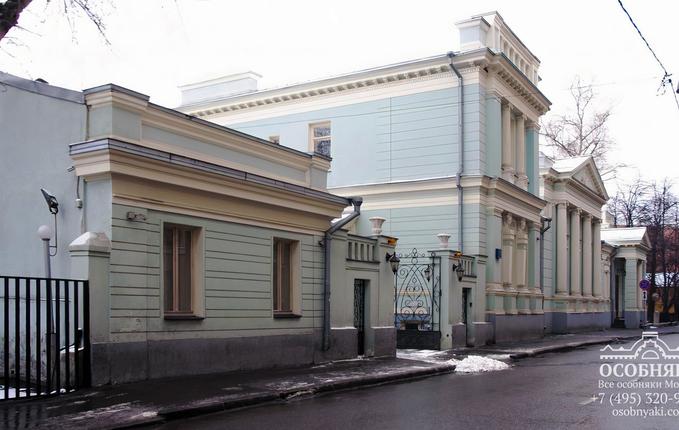 на Александра Лукьянова, 7, площадь 1287 м