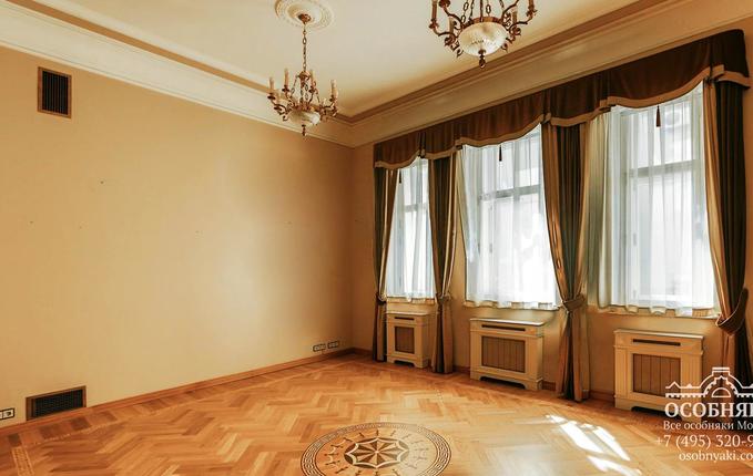 на Александра Лукьянова, 7, площадь 1287 м