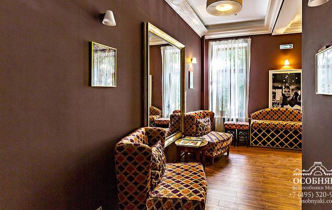 в Старопименовском переулке, 11, площадь 400 м