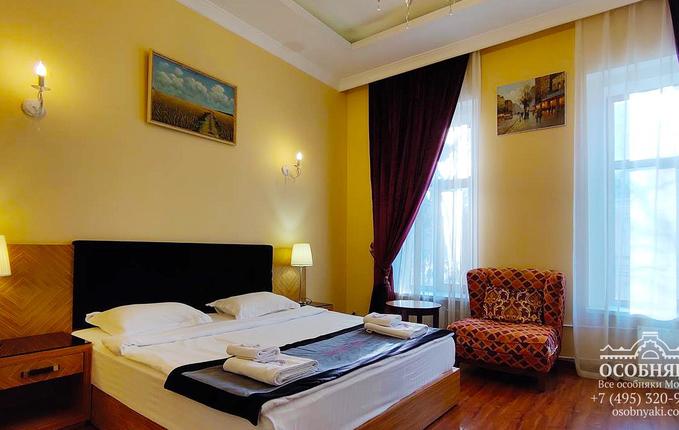 в Старопименовском переулке, 11, площадь 400 м