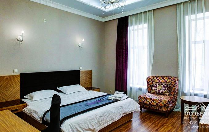 в Старопименовском переулке, 11, площадь 400 м