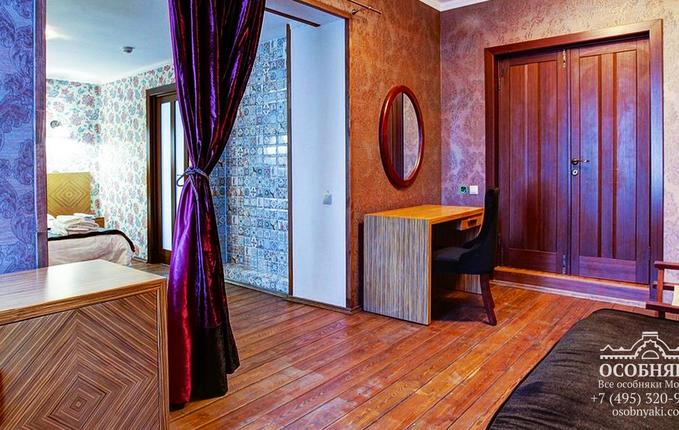 в Старопименовском переулке, 11, площадь 400 м