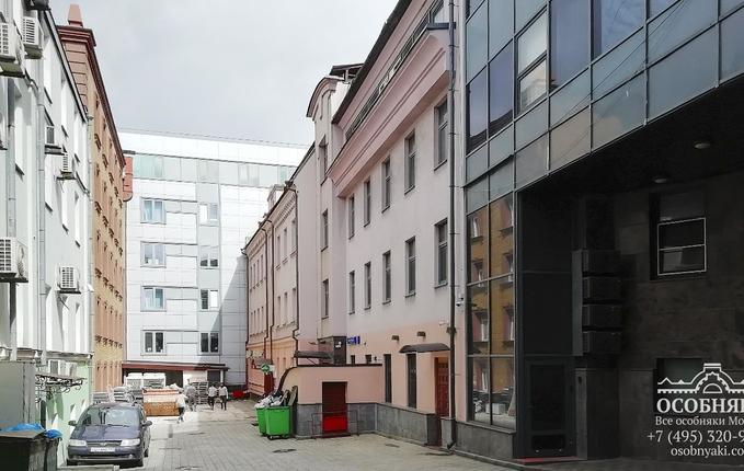 в Большом Дровяном переулке, 7, площадь 2310 м