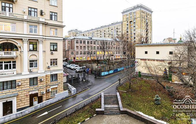 в 1-м Гончарном переулке, 8, площадь 4775 м