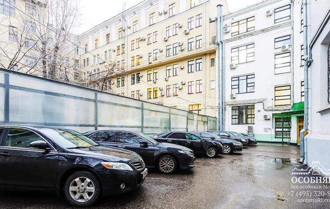 в 3-м Монетчиковском переулке, 4, площадь 2900 м