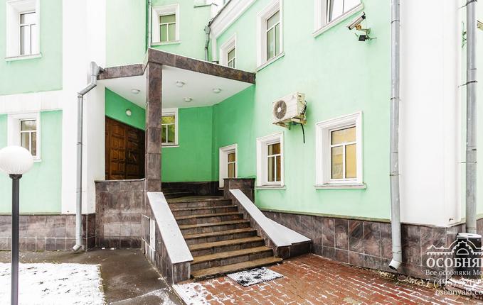 в Басманном переулке, 7, площадь 805 м