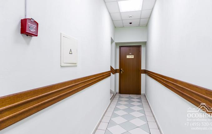 в Басманном переулке, 7, площадь 805 м