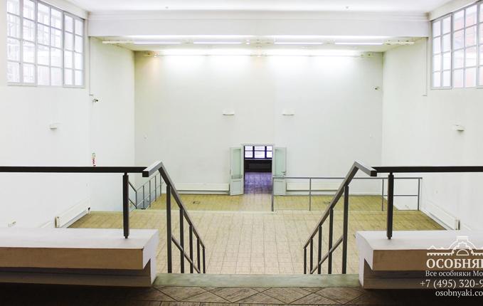 на Бережковской набережной, 28, площадь 1403 м