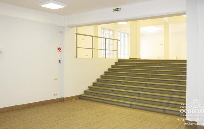 на Бережковской набережной, 28, площадь 1403 м