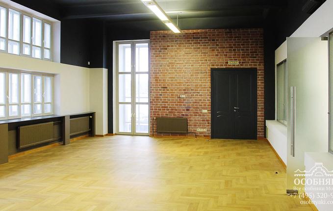 на Бережковской набережной, 28, площадь 1403 м