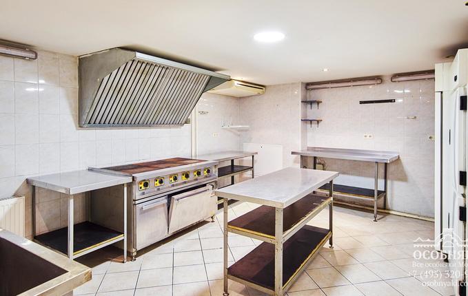 в Малом Татарском переулке, 3, площадь 1009 м