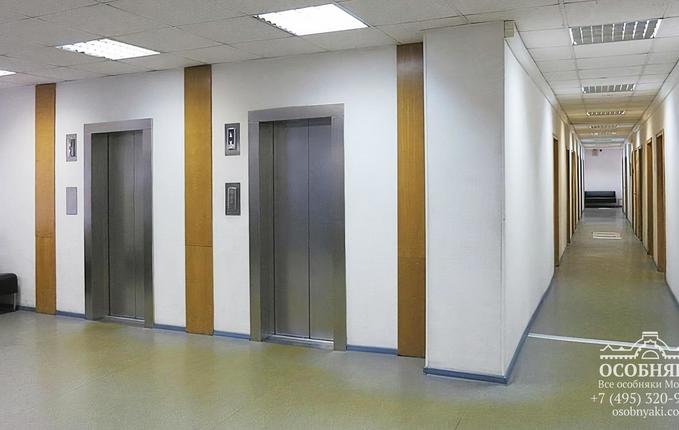 в Переяславском переулке, 4, площадь 2810 м