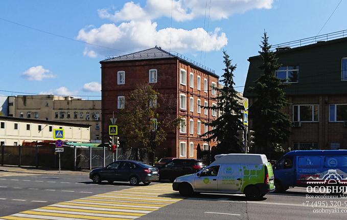 на Средней Переяславской, 25, площадь 740 м