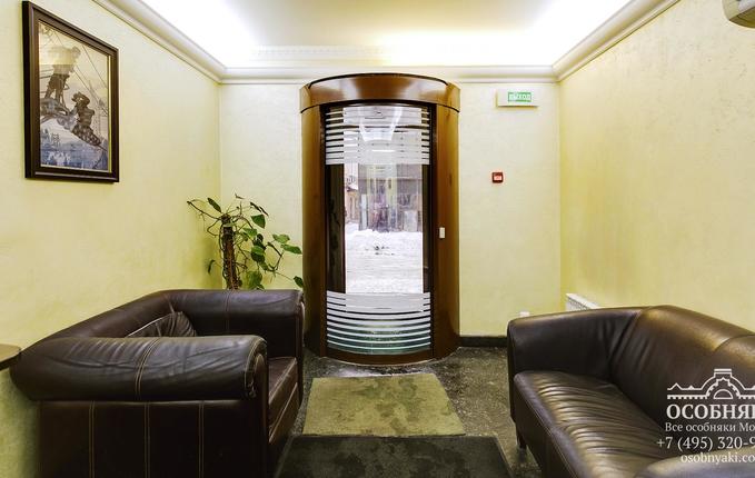 в Климентовском переулке, 10, площадь 1001 м