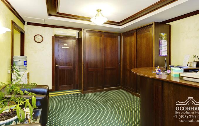 в Климентовском переулке, 10, площадь 1001 м