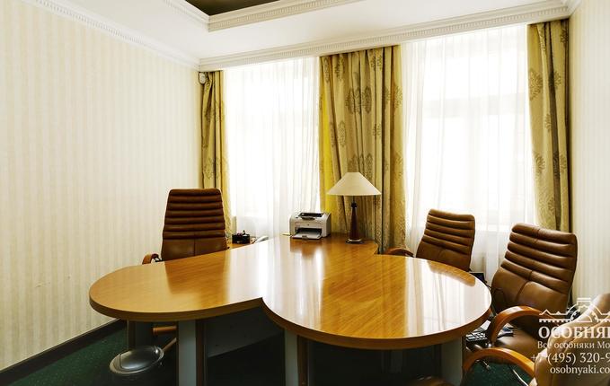 в Климентовском переулке, 10, площадь 1001 м