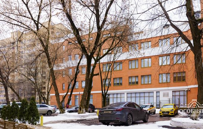 на Пудовкина, 13, площадь 2652 м