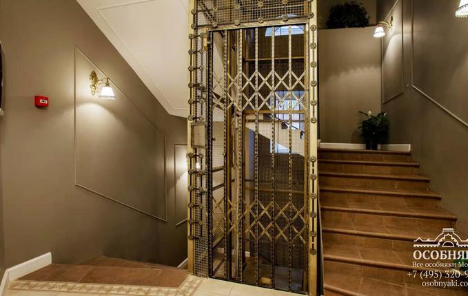 в Большом Палашевском переулке, 9, площадь 450 м