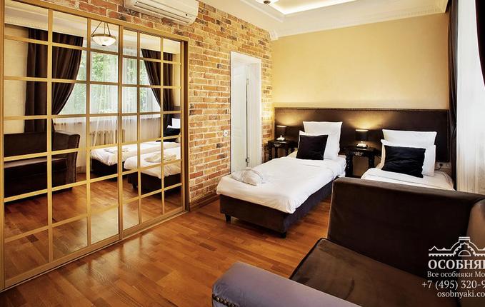 в Большом Палашевском переулке, 9, площадь 450 м