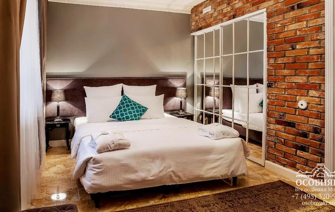 в Большом Палашевском переулке, 9, площадь 450 м