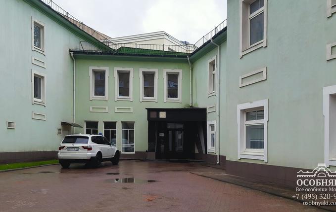 во 2-м Крутицком переулке, 18, площадь 1695 м