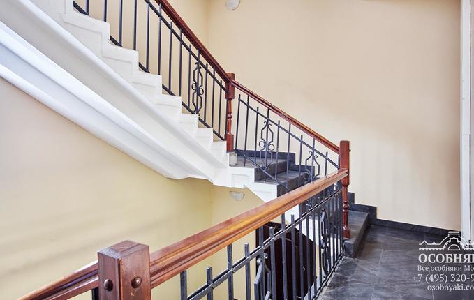 на Большой Грузинской улице, 36, площадь 902 м