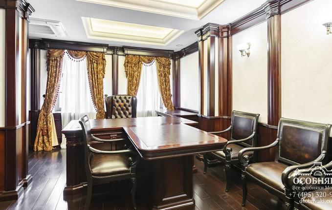 в Петровском переулке, 10, площадь 1730 м