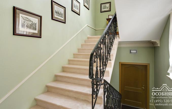 на Софийской набережной, 16, площадь 865 м