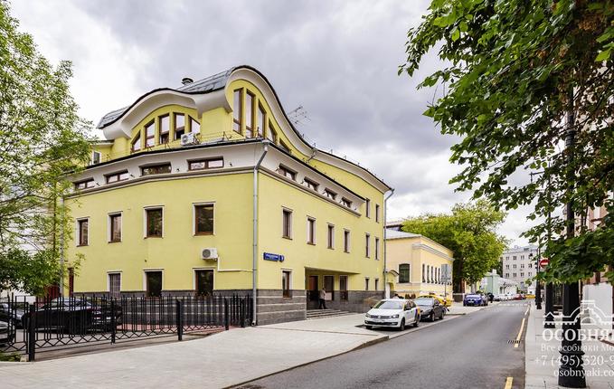 в 3-м Кадашёвском переулке, 8, площадь 1619 м