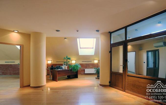 на Большой Якиманке, 17, площадь 3000 м