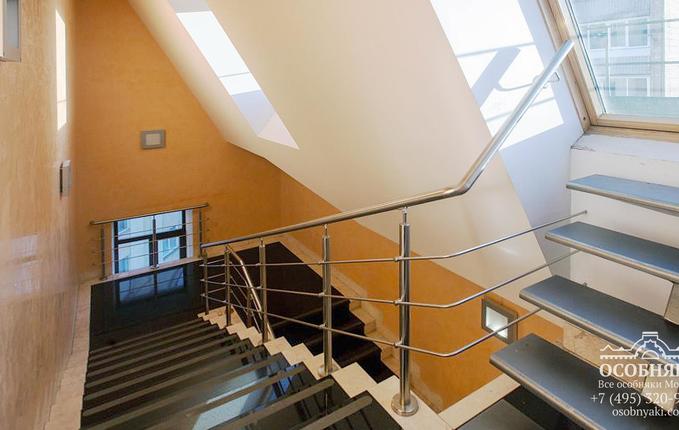 на Большой Якиманке, 17, площадь 3000 м