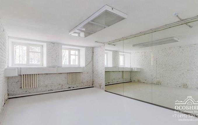 в Большом Левшинском переулке, 6, площадь 1045 м