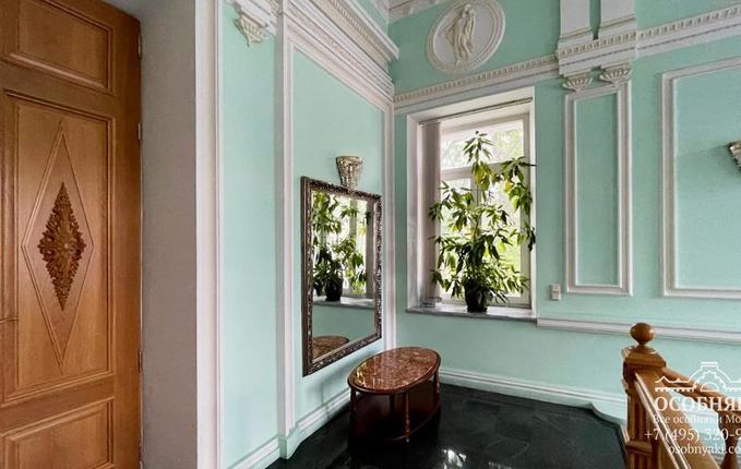 на Новокузнецкой, 24с1, площадь 1200 м