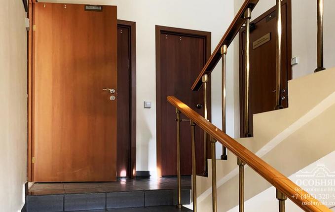 в Известковом переулке, 7, площадь 590 м