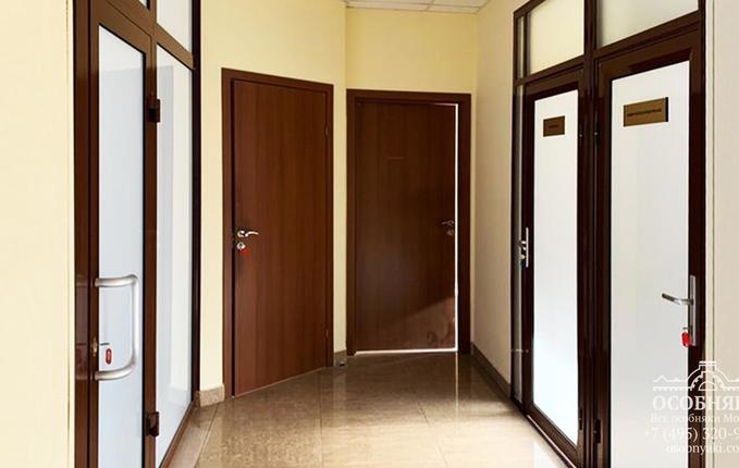 в Известковом переулке, 7, площадь 590 м