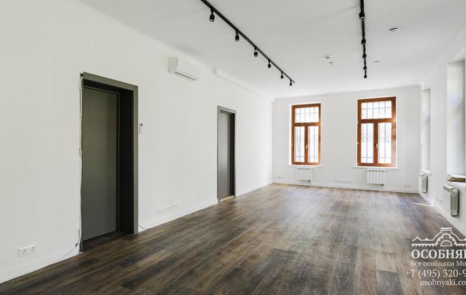 в Голиковском переулке, 11, площадь 380 м