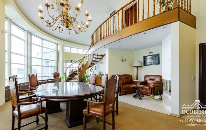 на улице Остоженка, 6, площадь 1345 м