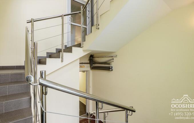 на улице Остоженка, 6, площадь 1345 м