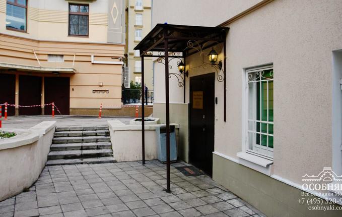 в Большом Каретном переулке, 22с4, площадь 939 м