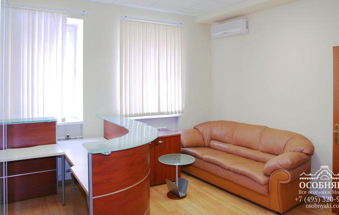 в Хохловском переулке, 10с5, площадь 917 м