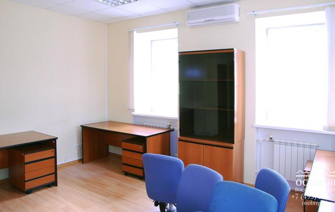 в Хохловском переулке, 10с5, площадь 917 м