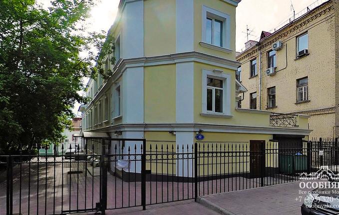 в Хохловском переулке, 10с3, площадь 911 м