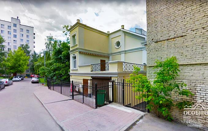 в Хохловском переулке, 10с3, площадь 911 м